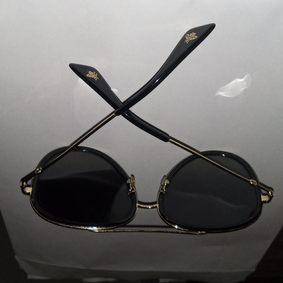 Gucci's Glasses GG0062S-011 57-17-140 - Picture 4 of 8